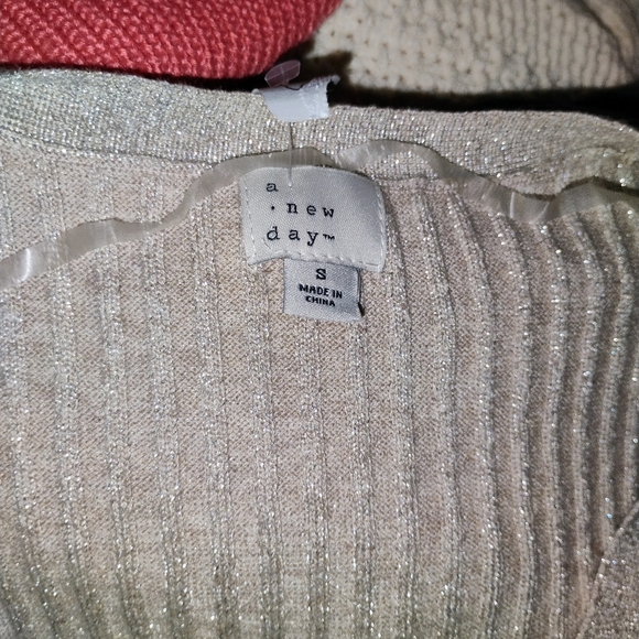 Tan With Shimer Metallic Ribbed Cardigan,Size S,‎ New, No Tags A New Day - Picture 4 of 4
